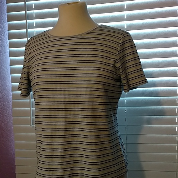 T-SHIRT - Picture 2 of 3